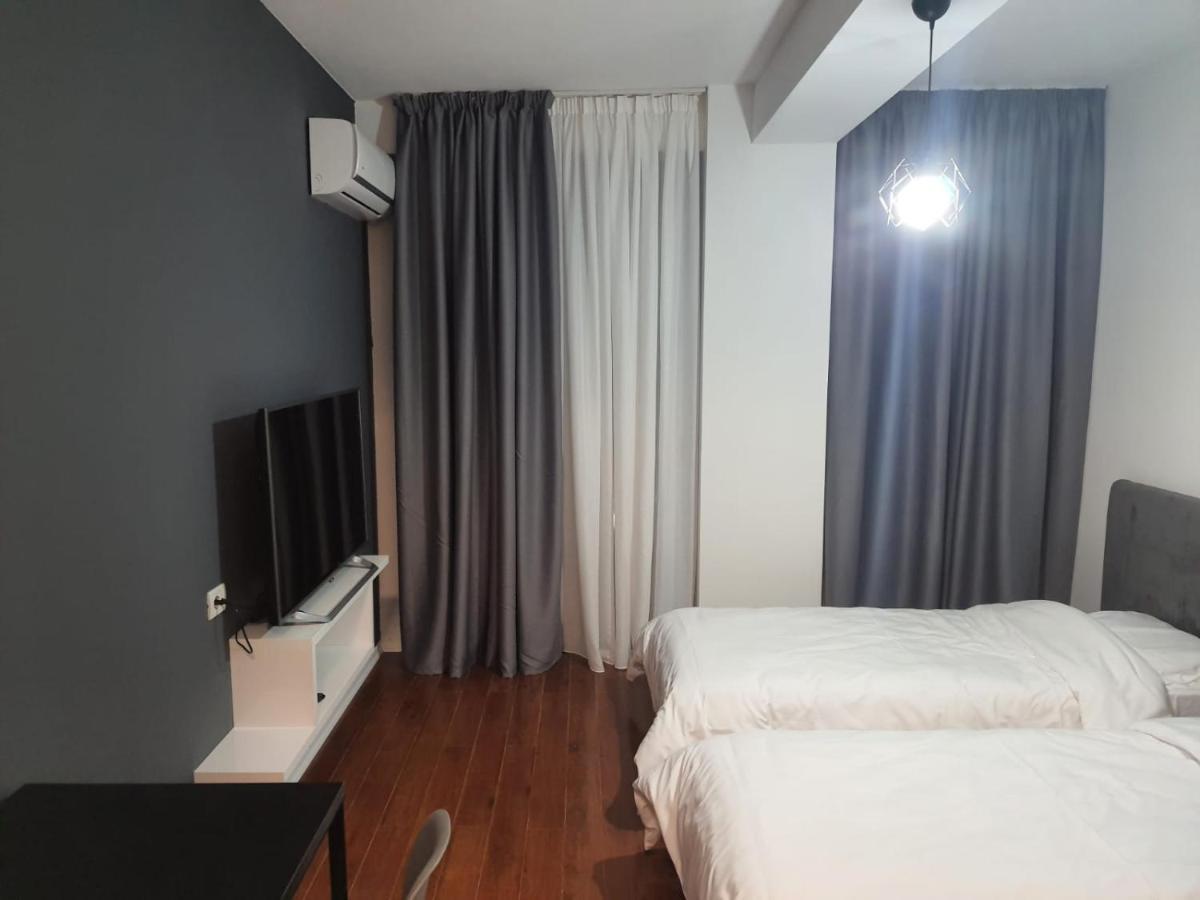 Modern Apartment Korca 3 Exterior photo
